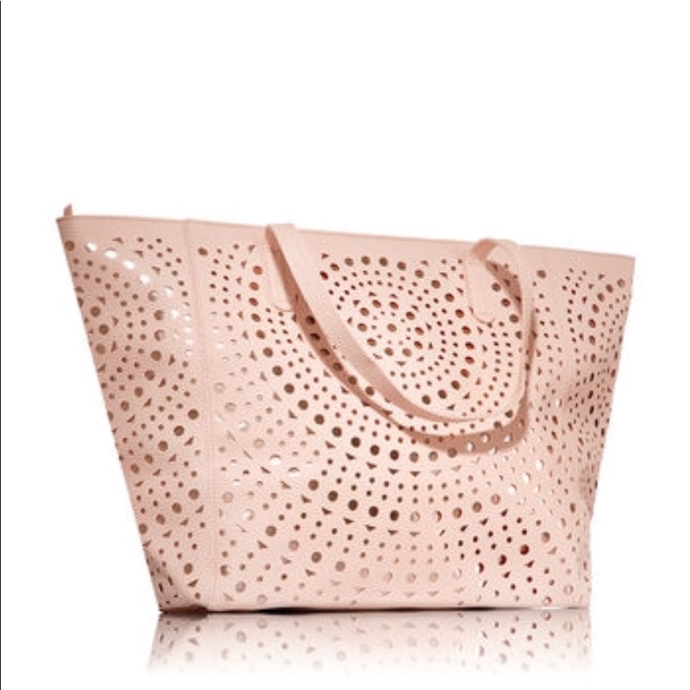 ❌sold❌Light pink bath and Bodyworks tote bag